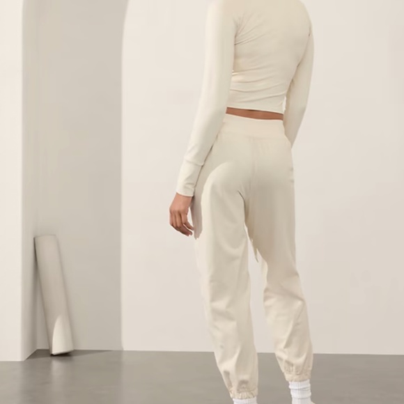 Athleta Softluxe High Rise Jogger - Large Petite NWOT - Picture 2 of 5